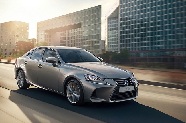 Paris 2016: Lexus showcases facelifted IS sedan | Autodeal