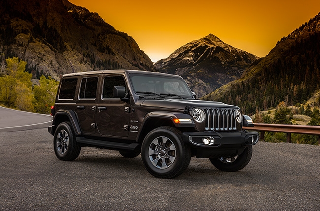 Here's a first-look at 2018 Jeep Wrangler and its fold-down windshield |  Autodeal