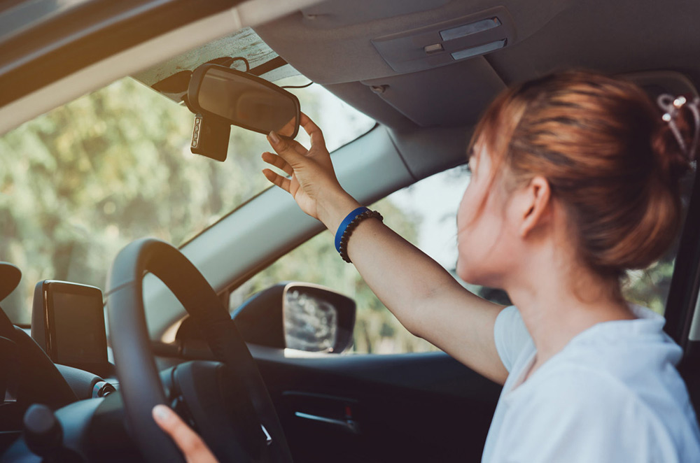 Role of your Car's Rearview Mirror & Side Mirrors