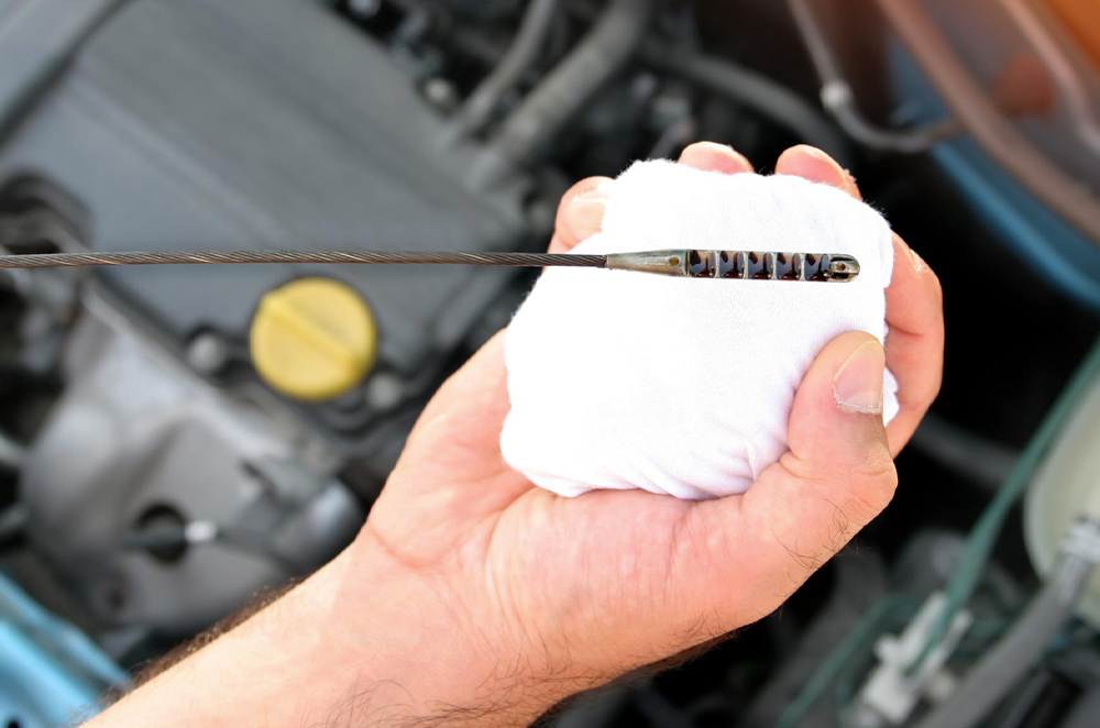 How to check if your car needs an oil change