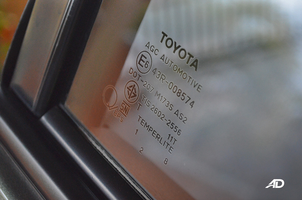 What do the labels on your car’s windows mean? Autodeal